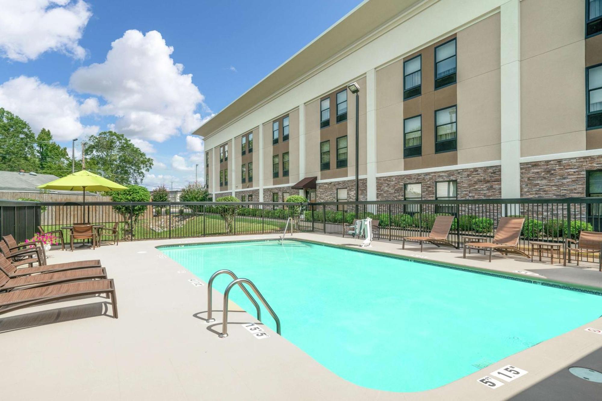 Hampton Inn Hixson Екстериор снимка